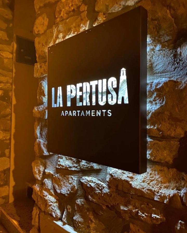 Apartaments La Pertusa 2O Corca  Exterior photo